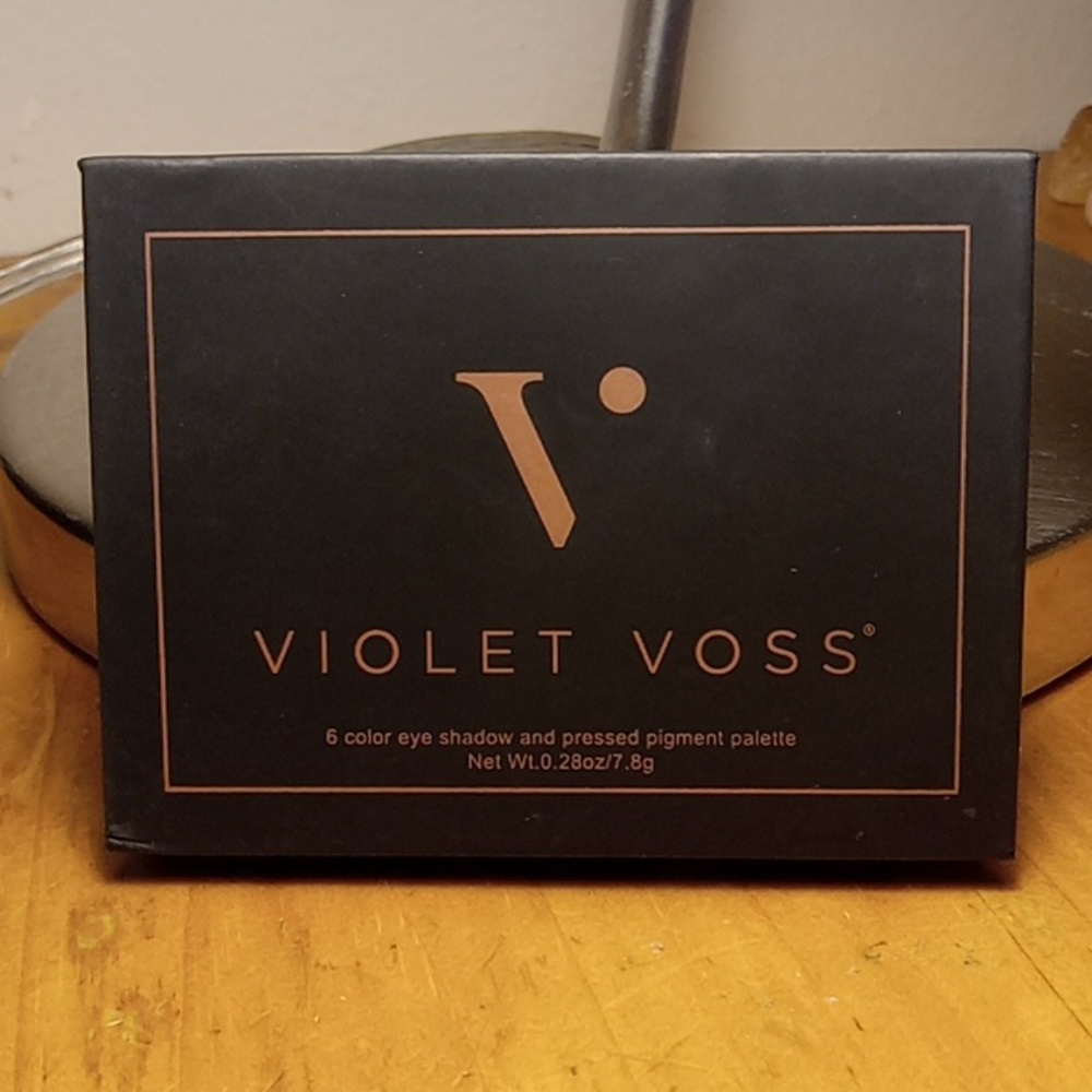 Violet Voss 6 color eye shadow pallette